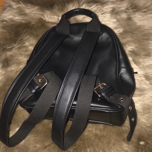 Backpack - Picture 3 of 7